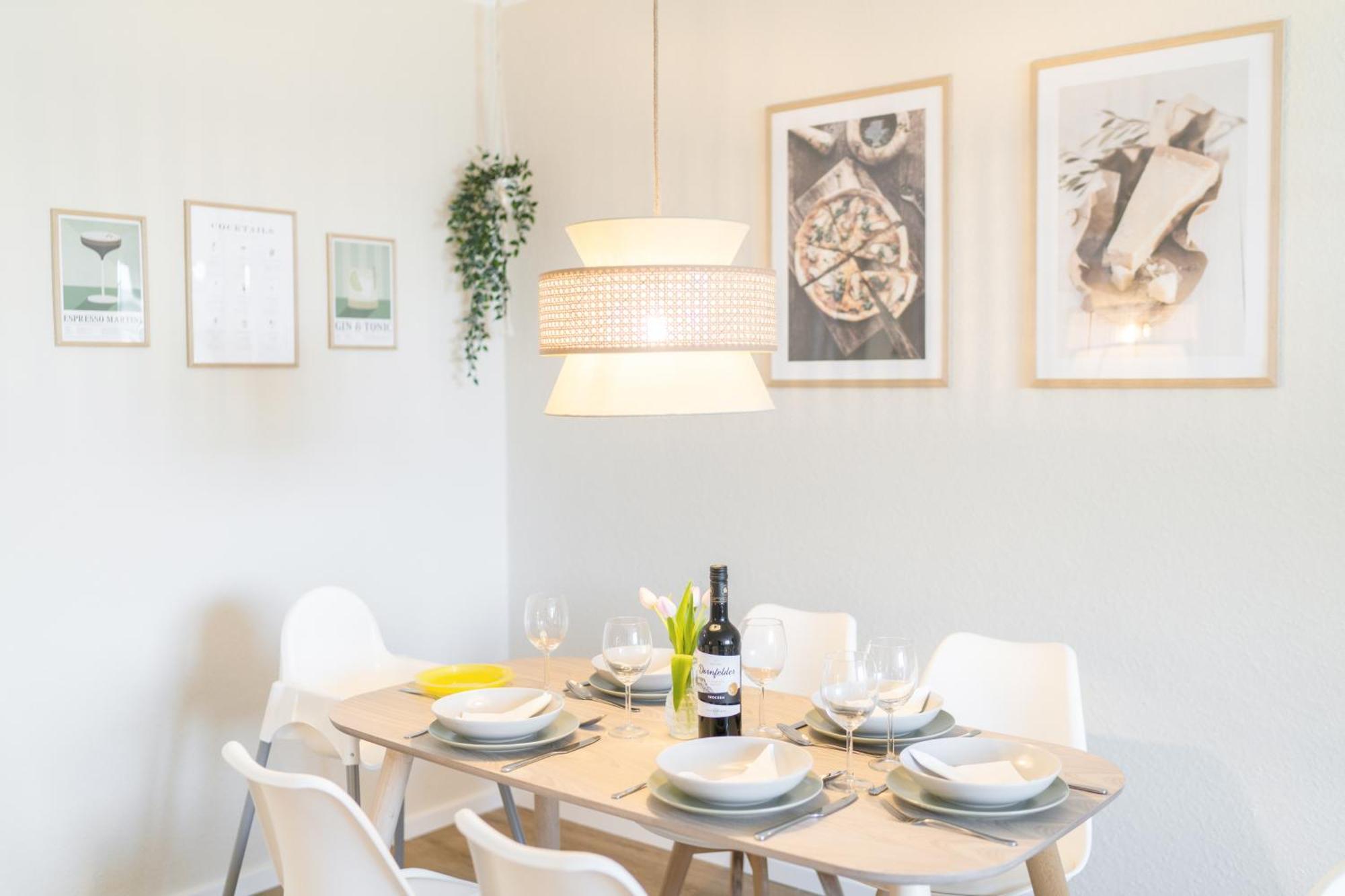 Wolfsburg Innenstadt - Happyhome - Direkt In Der Porschestrasse, 5 Personen & Kind, 3 Zimmer Exterior photo