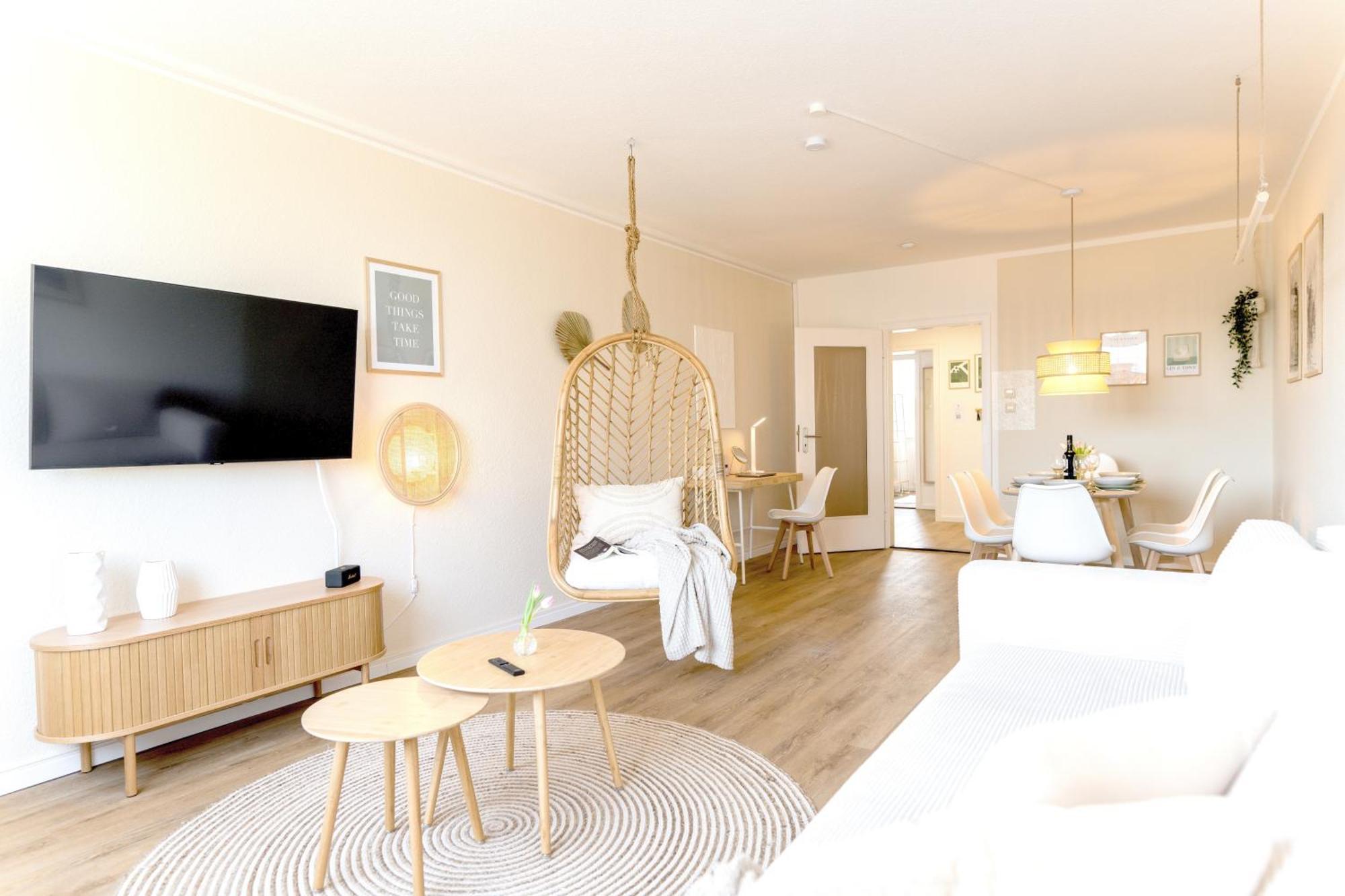 Wolfsburg Innenstadt - Happyhome - Direkt In Der Porschestrasse, 5 Personen & Kind, 3 Zimmer Exterior photo